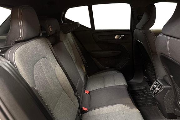 Volvo XC40 11 of 13