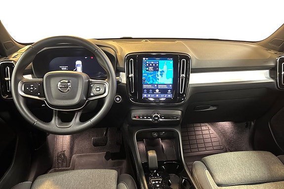Volvo XC40 9 of 13