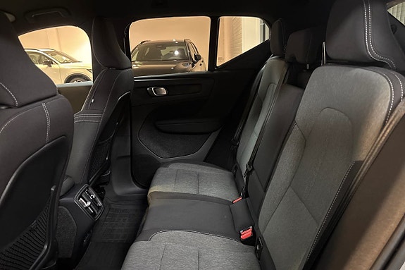 Volvo XC40 12 of 13