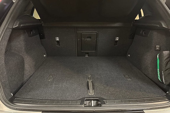 Volvo XC40 13 of 13