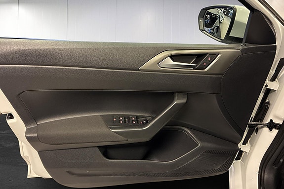 Volkswagen Polo 13 of 22