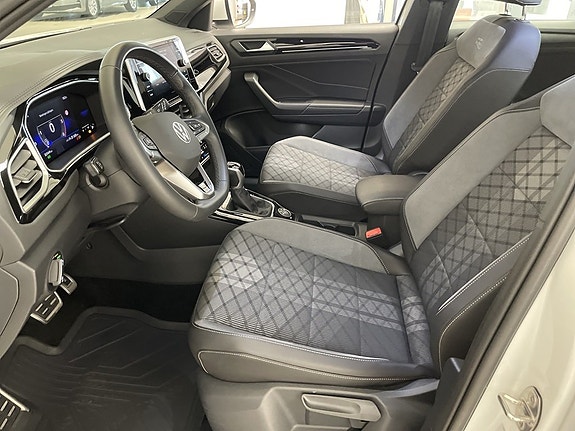 Volkswagen T-Roc 10 of 19