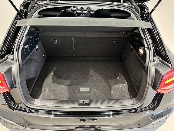 Audi Q2 8 of 11