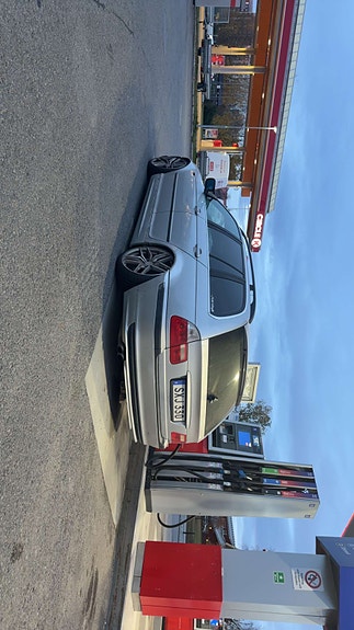 BMW 320i 4 of 5