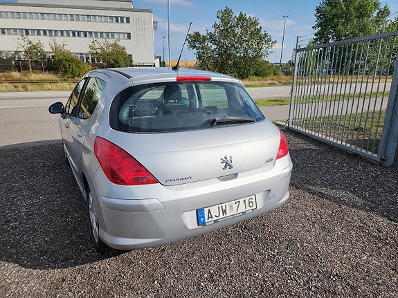 Peugeot 308 3 of 6