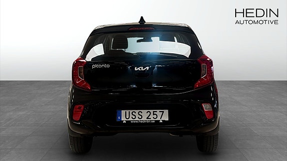 Kia Picanto 7 of 9