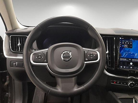 Volvo XC60 8 of 11