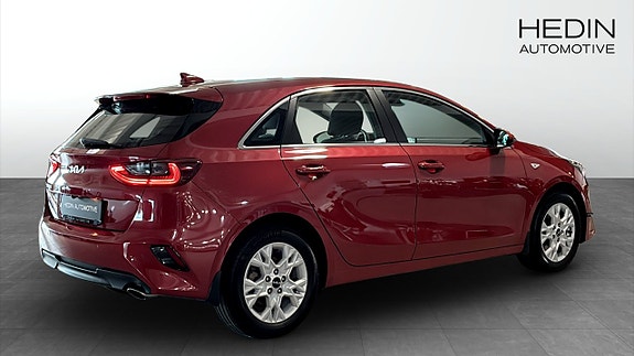 Kia Ceed 2 of 12