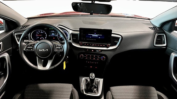 Kia Ceed 4 of 12