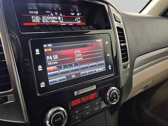 Mitsubishi Pajero 10 of 15