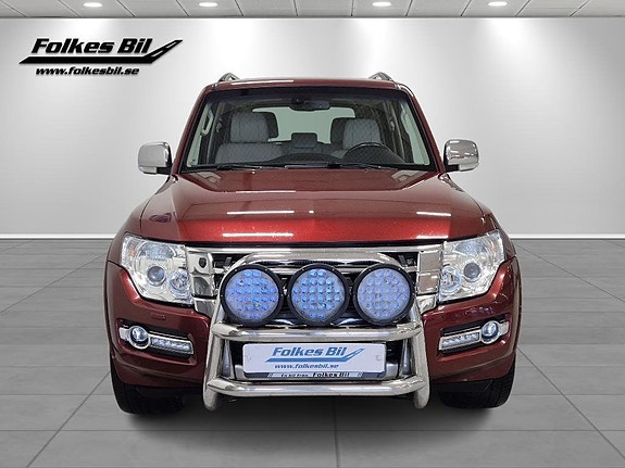 Mitsubishi Pajero 3 of 15