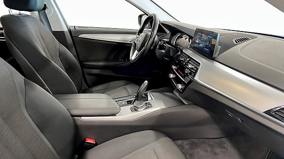 BMW 520 3 of 9