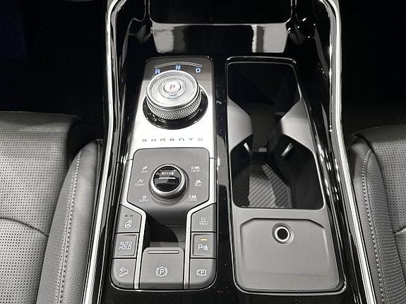 Kia Sorento 12 of 21