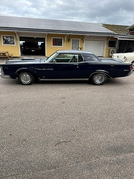 Lincoln Continental Mark III 2 of 9