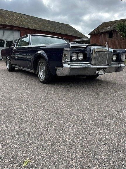 Lincoln Continental Mark III 6 of 9