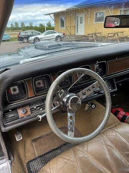 Lincoln Continental Mark III 7 of 9