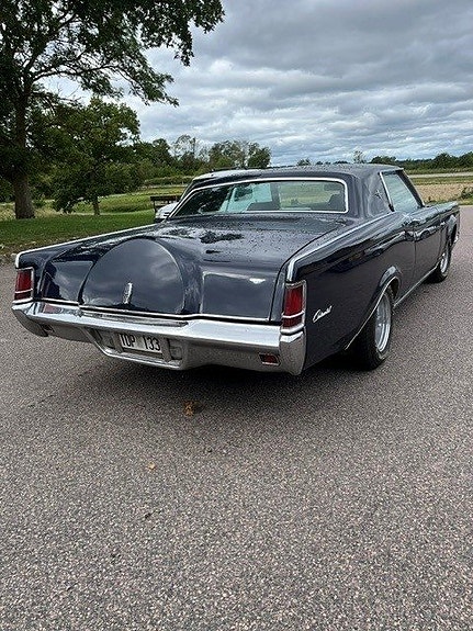 Lincoln Continental Mark III 4 of 9