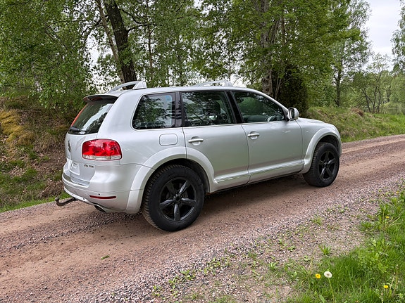 Volkswagen Touareg 4 of 8