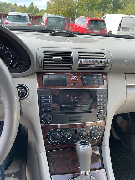 Mercedes-Benz C180 6 of 6
