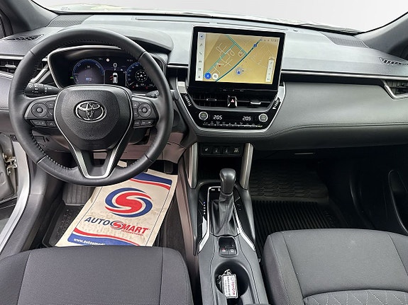 Toyota Corolla Cross 8 of 21