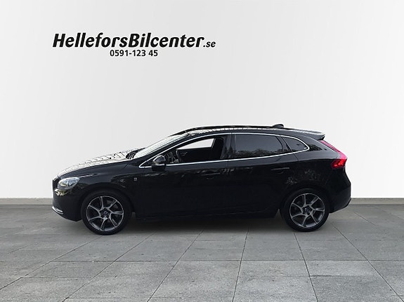 Volvo V40 3 of 26