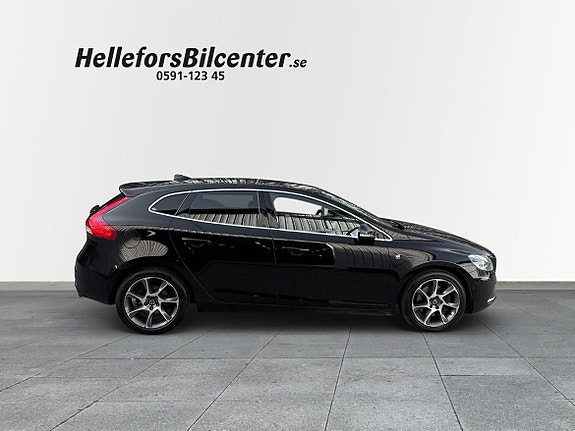 Volvo V40 17 of 26