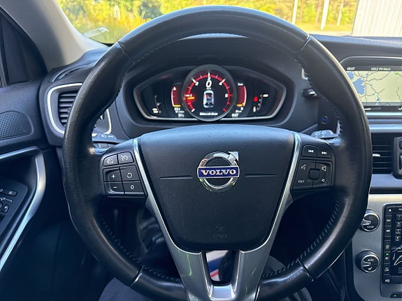 Volvo V40 13 of 26