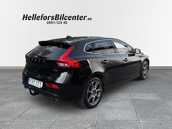 Volvo V40 18 of 26
