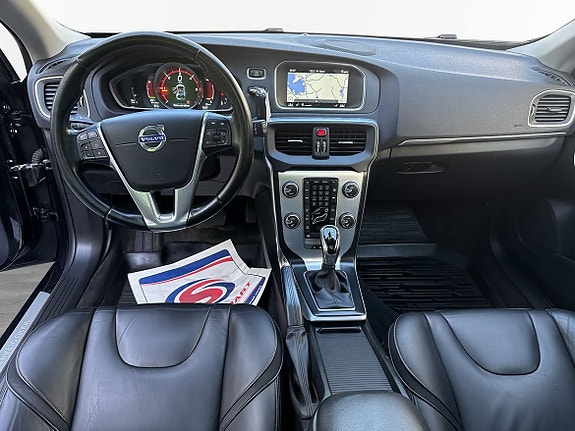 Volvo V40 8 of 26