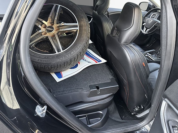 Volvo V40 7 of 26