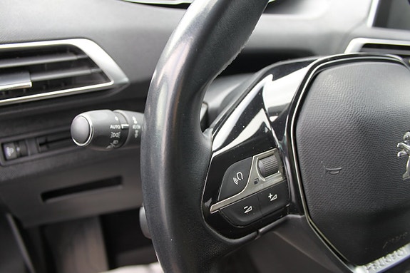 Peugeot 3008 12 of 17