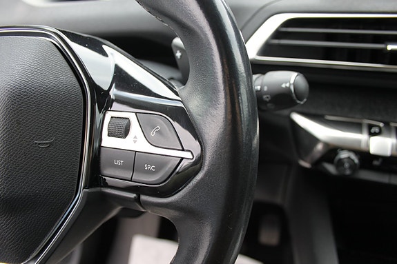 Peugeot 3008 13 of 17