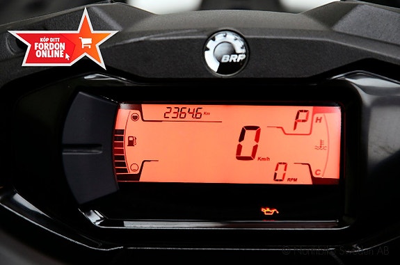 Can-Am Outlander MAX 570 XU+ 8 of 9