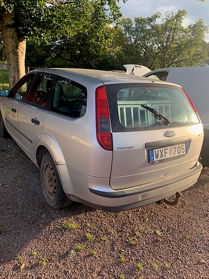Ford Focus 2 of 5