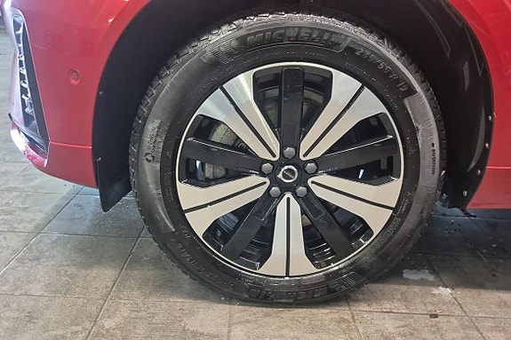 Volvo XC60 17 of 23