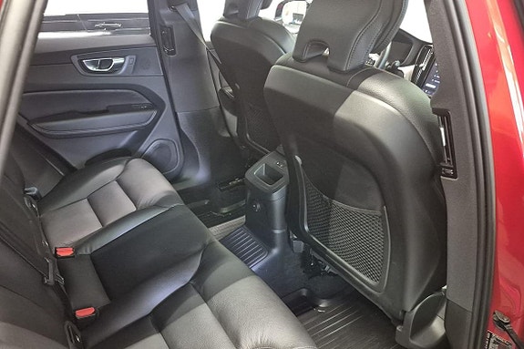 Volvo XC60 9 of 23