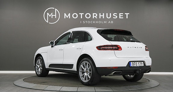 Porsche Macan 4 of 22