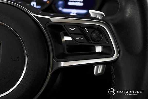 Porsche Macan 18 of 22