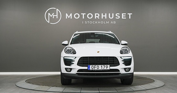 Porsche Macan 2 of 22