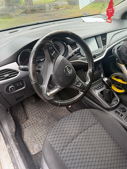 Opel Astra 4 of 5