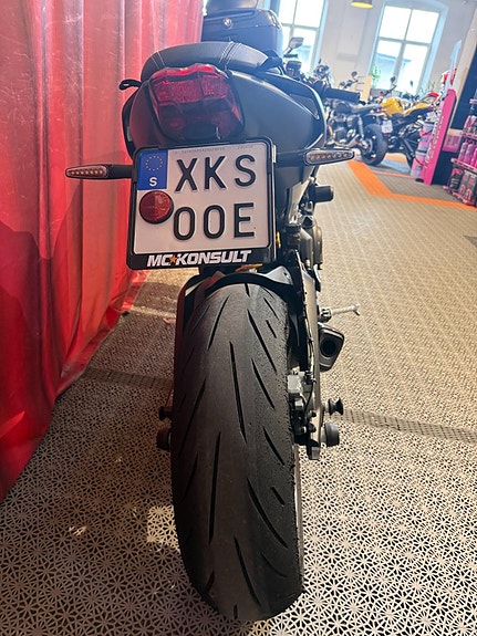 Triumph STREET TRIPLE 765 RS 9 of 17