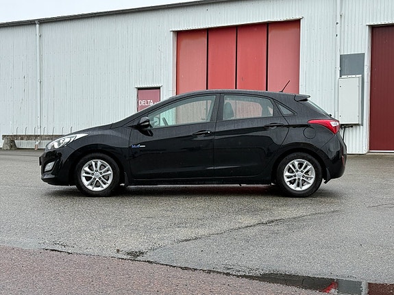 Hyundai i30 2 of 12