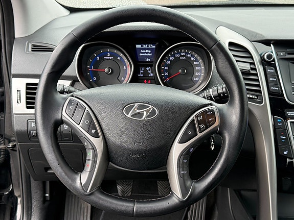 Hyundai i30 10 of 12