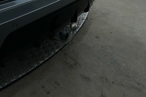 BMW 330e 17 of 25