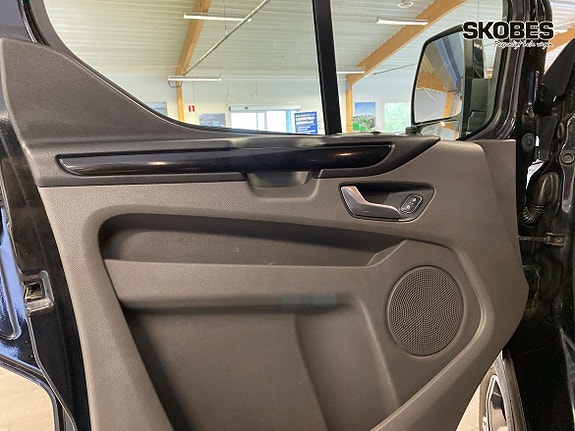 Ford Transit Custom 14 of 16
