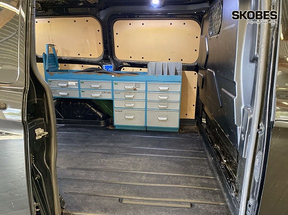 Ford Transit Custom 9 of 16