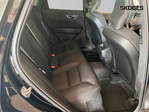 Volvo XC60 11 of 22