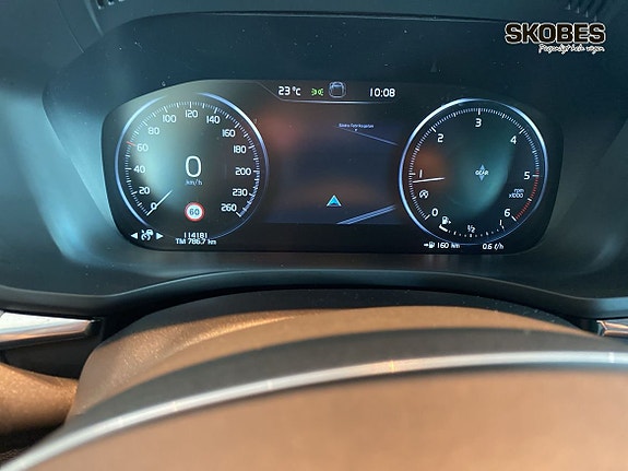 Volvo XC60 14 of 22