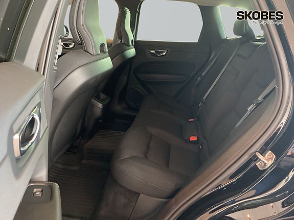 Volvo XC60 10 of 22