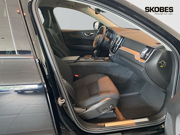 Volvo XC60 12 of 22